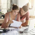 couple qui gère ses finances