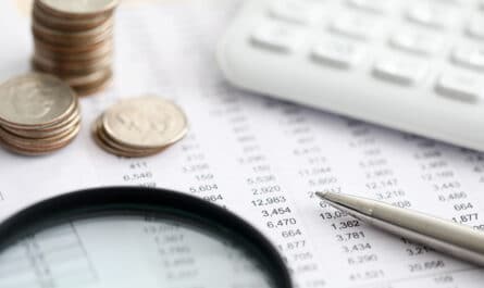 gros plan sur un relevé de compte bancaire